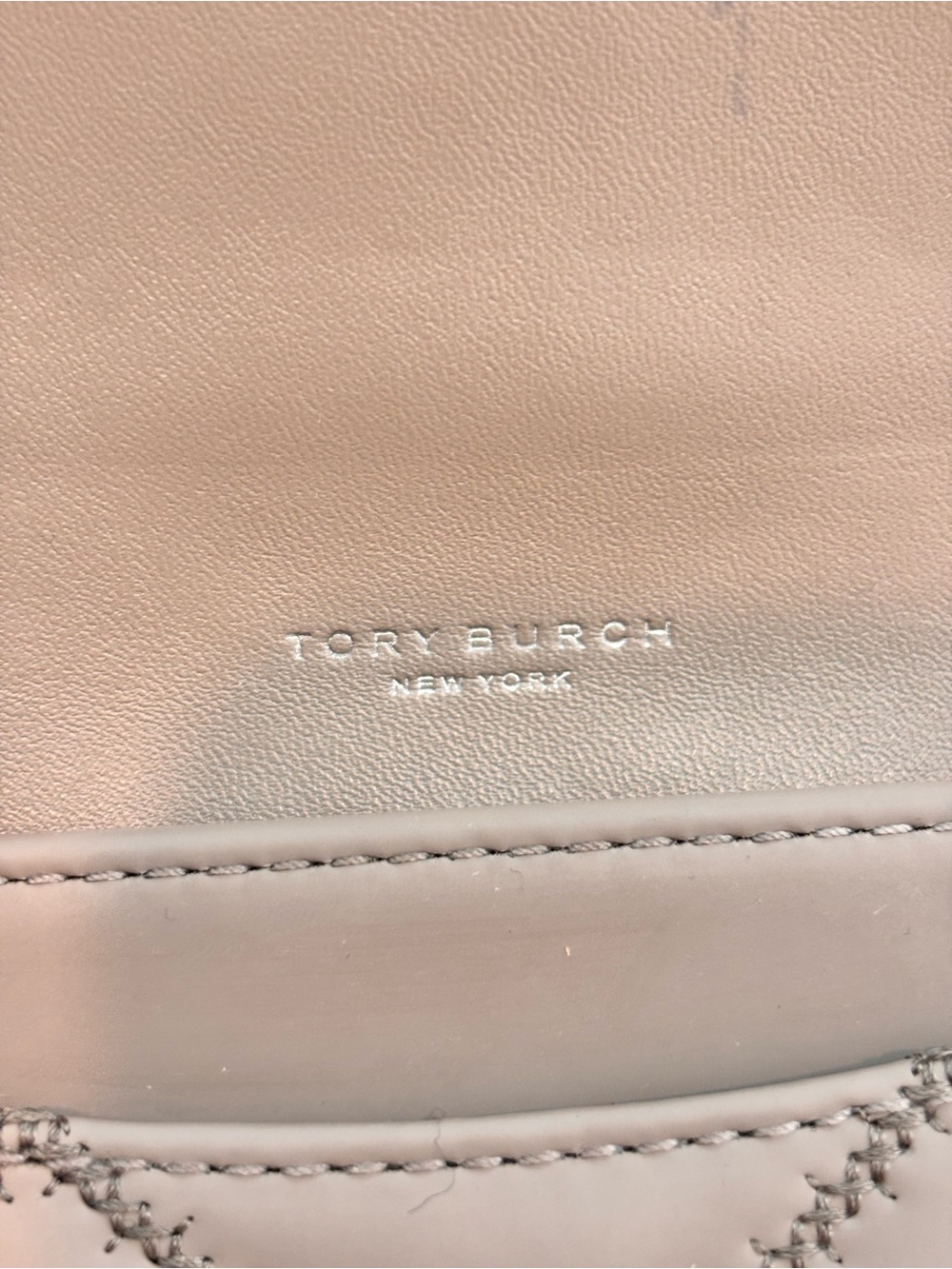 Tory Burch Quilted Leather Willa Matte Card Case in Color ‘Grey Heron’ - Picture 10 of 15